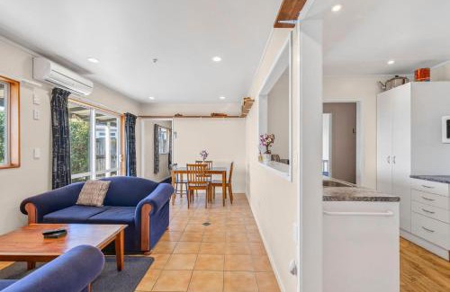 Tata Beach House | Penguin Cottage