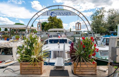 Bellegarde Boat Rental | Penichette Odyssey Croisieres