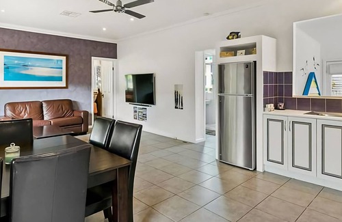 Tootgarook House | Peninsula Holiday Cottage 10 minutes walk to the beach
