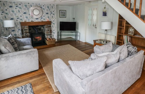 Glanamman Cottage | PENLANFACH COTTAGE, with open fire in Glanaman