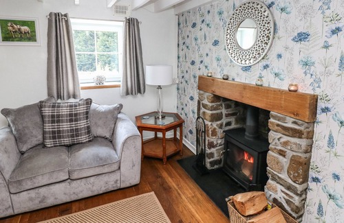 Glanamman Cottage | PENLANFACH COTTAGE, with open fire in Glanaman