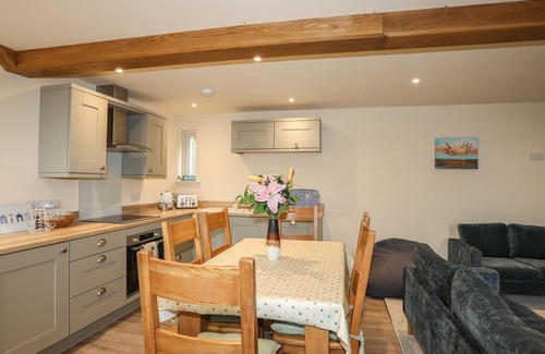 Mynytho Cottage | PENNANT IGYN, pet friendly, with open fire in Llanbedrog
