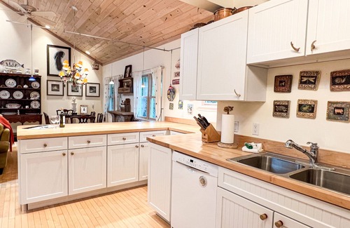 Wequetonsing House | Pennsylvania Avenue Place - Large cottage close to town! A/C + WIFI