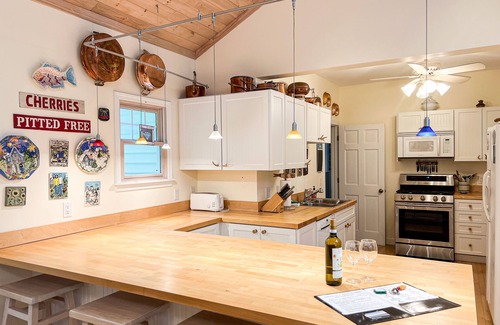 Wequetonsing House | Pennsylvania Avenue Place - Large cottage close to town! A/C + WIFI