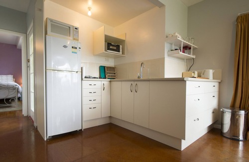 Mangonui Cottage | Penny Cottage, a self-contained cottage located in Mill Bay