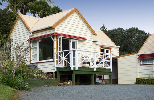 Mangonui Cottage | Penny Cottage, a self-contained cottage located in Mill Bay