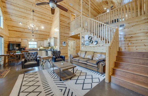 Hochatown House | Penny Lane Lodge Broken Bow Cabin Less Than 6 Mi to Lake