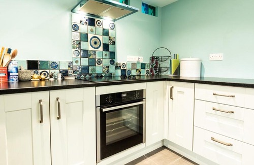 Newport House | Penrhiw - a country cottage with mountain views