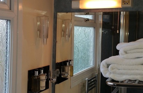 Frampton on Severn House | Penryn Guest House