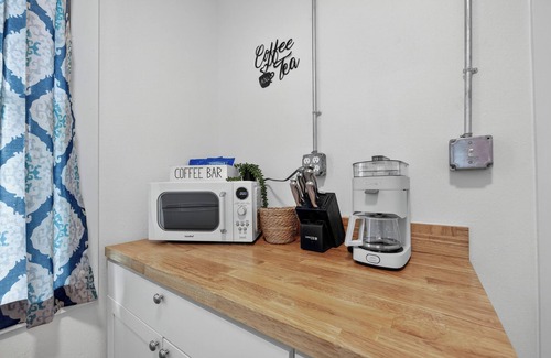 South Pensacola Cottage | Pensacola Cozy Studio