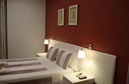 Cortes House | Pensión Corbero