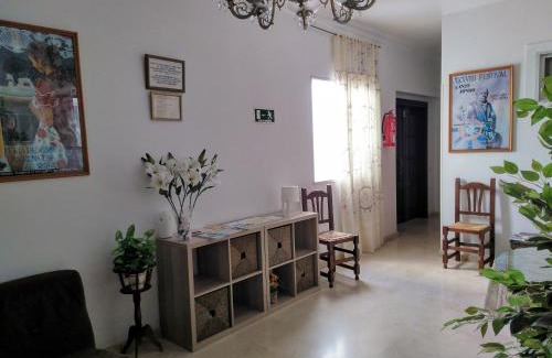 Mairena del Alcor House | PENSIÓN LARRA