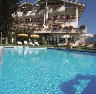 Tirolo House | Pension Schweigkofler