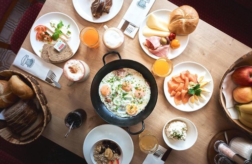 Saalbach-Hinterglemm Bed & Breakfast | Pension Vier Jahreszeiten