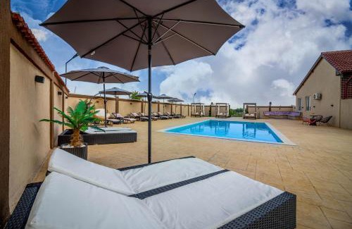 Novaci House | Pensiunea Adrian