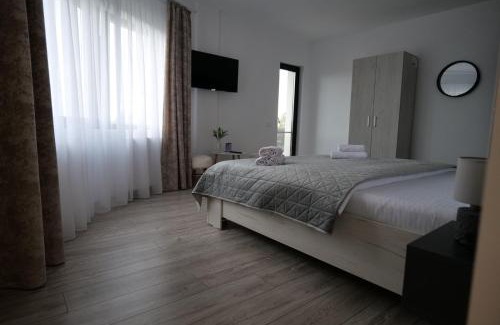 Baia de Fier House | Pensiunea Agroturistica Darius