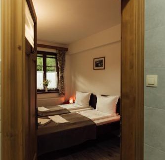 Zetea House | Pensiunea Agroturistică Erdélykincse Panzió