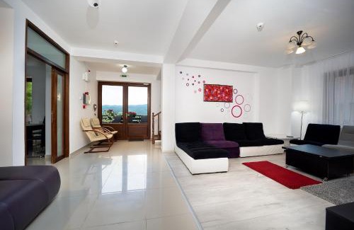 Magura House | Pensiunea Agroturistica Diana