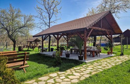 Paltin House | Pensiunea Cocoș