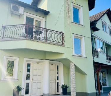 Tirgu Mures House | Pensiunea Curtea Bavareza