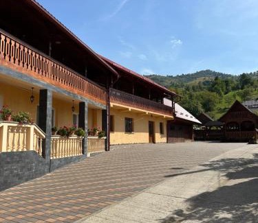 Botiza House | Pensiunea Dorina