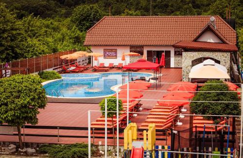 Turcinesti Resort | Pensiunea Iris