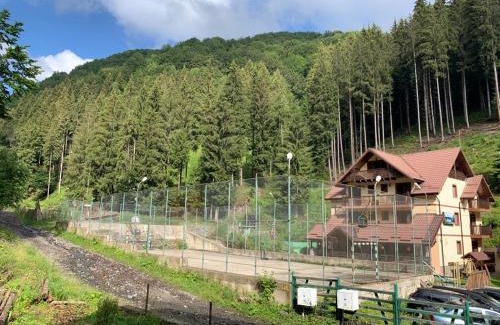 Rucar House | Pensiunea Valea Cascadelor