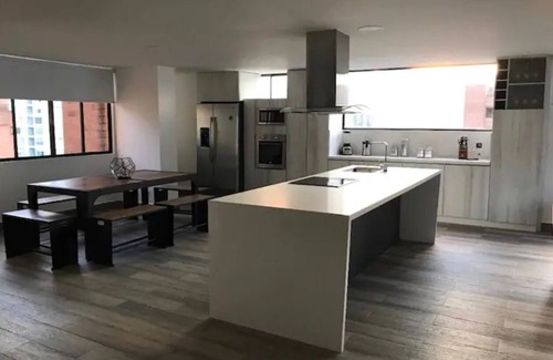 Las Lomas I Apartment | Pent-house dos niveles Parque Lleras terraza y BBQ