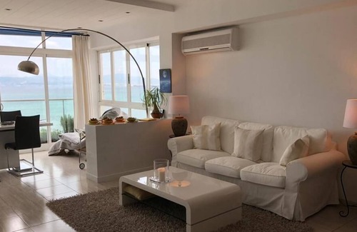 El Arenal Apartment | Penthouse apartment overlooking the Mediterranean Sea and the marina