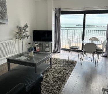 Walton on the Naze Apartment | Penthouse Apartment with seaviews