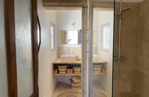 Arles City Centre Apartment | Penthouse Apartment with Large Terrace and Veranda