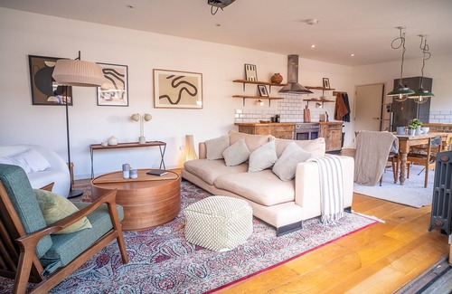 Tower Hill Apartment | Penthouse. Brick Lane. Zone 1. Roof Terrace