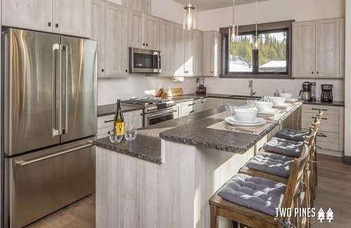 Big Sky Condo | Penthouse Condo! Fireplace, Stunning Views, & 2 Min Drive to Resort!