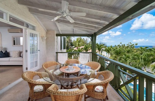 Little Battaleys Apartment | Penthouse Condo With Plunge Pool and Ocean View - Beacon Hill 305
