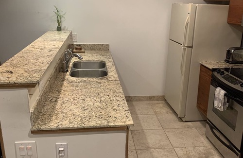 Kalihi - Palama Apartment | Penthouse In Downtown Honolulu with Private Rooftop Lanai