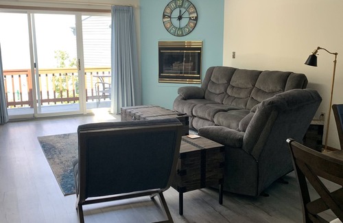 Geneva Condo | Penthouse Lake View