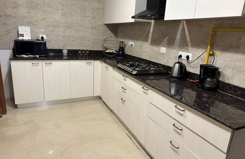 Noida Bed & Breakfast | PENTHOUSE luxurious spacious Golf facing 3 Bedroom with attached washrooms