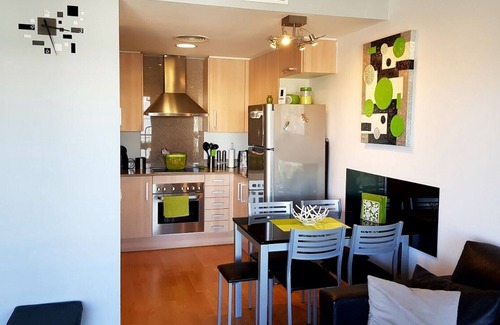 Santa Margarida Apartment | Penthouse-roof terrace -solarium of 60m2-wifi-indoor parking-pool-airco