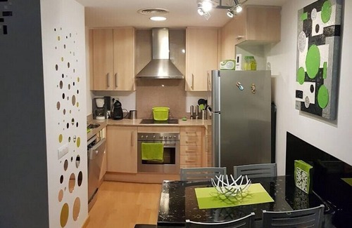 Santa Margarida Apartment | Penthouse-roof terrace -solarium of 60m2-wifi-indoor parking-pool-airco