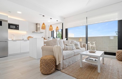 Roques Daurades Apartment | Penthouse sea front views and pool 100m beach