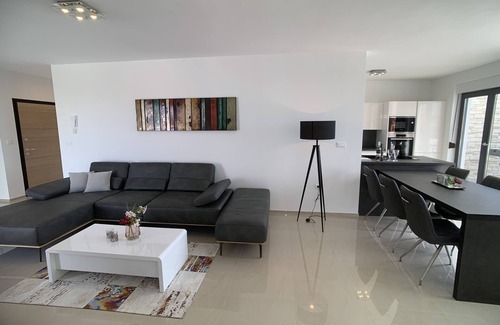 Medulin Apartment | Penthouse "SEAVIEW" 1. Sea line with pool in the complex