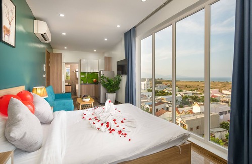 Ngu Hanh Son Hotel | Penthouse Studio, large terrace, kitchenette, near beach, golf, river, mountains