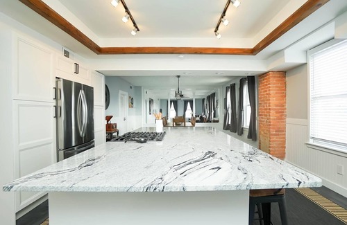 Sandusky House | Penthouse Suite* 5-mins to Cedar Point