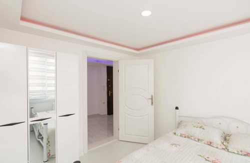 Moda Apartment | Penthouse with 4 bedrooms in Kadikoy center