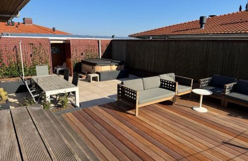 Biddinghuizen Apartment | Penthouse with Private Rooftop Jacuzzi, Sauna and panorama lake view