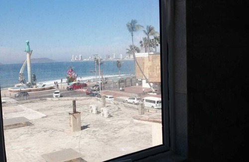 Centro Historico Apartment | Penthouse with spectacular ocean view one block to beach and large Mercado