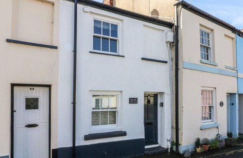 Appledore Cottage | PEPPER'S COTTAGE, pet friendly, with a garden in Appledore