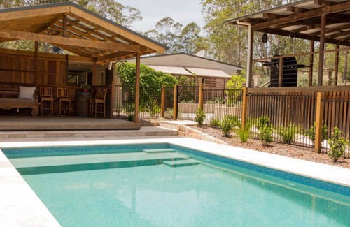 Wollombi House | Pepper Tree Wollombi | Pool, Cabana + Ensuite on every Room | Sleeps 12