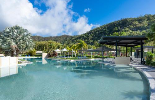 Nelly Bay Resort | Peppers Blue on Blue
