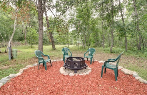 Pequot Lakes House | Pequot Lakes Vacation Rental with Patio and Fire Pit